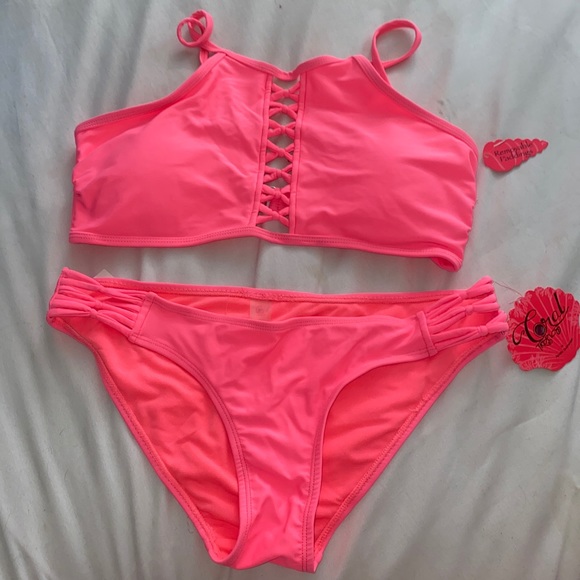 𝑁𝑒𝑜𝑛 𝑃𝑖𝑛𝑘 𝐵𝑖𝑘𝑖𝑛𝑖 - Picture 3 of 3